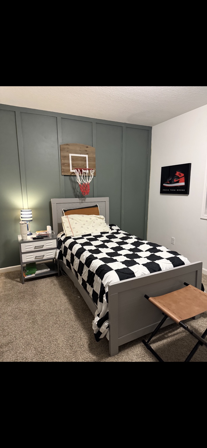 Bedroom full-height board and batten